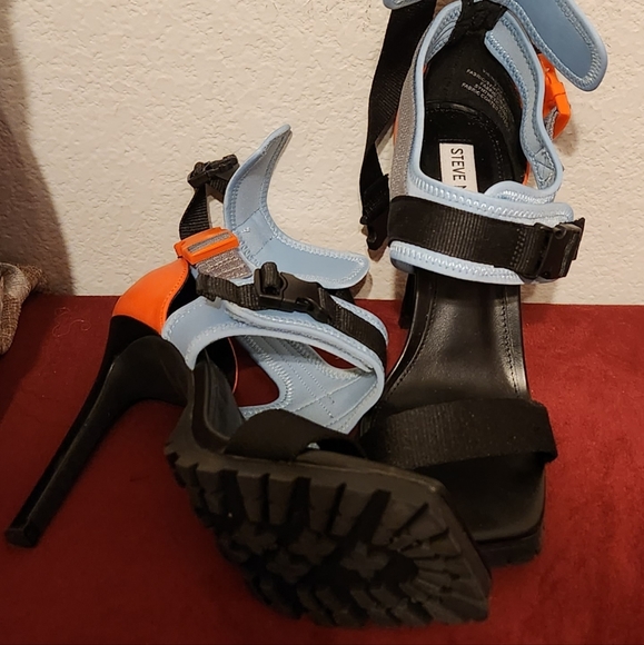 Steve Madden Multi-Color Sandals - Picture 3 of 3